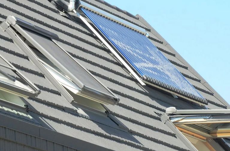 Building roof with AAMA powder coatings